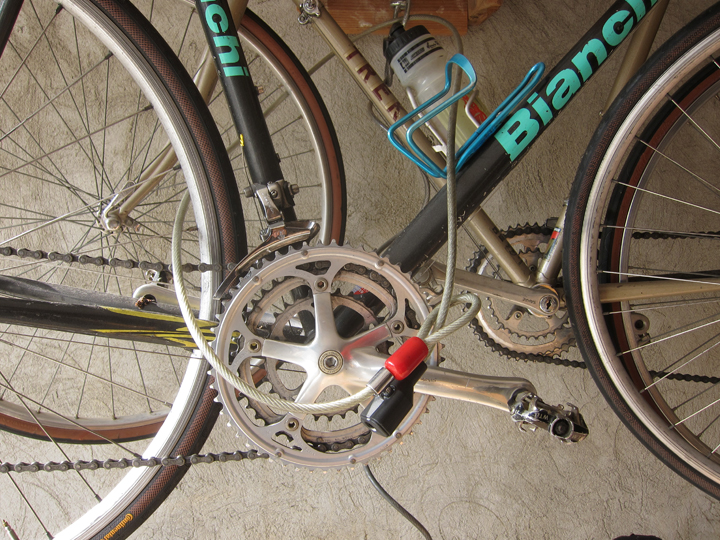 how to lock bike in garage